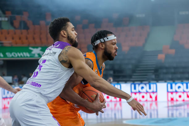 表现及其对 表现及其对