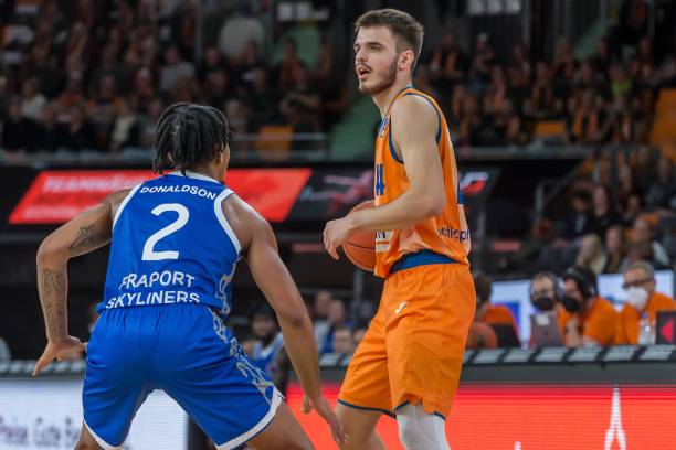 更体现在他 更体现在他